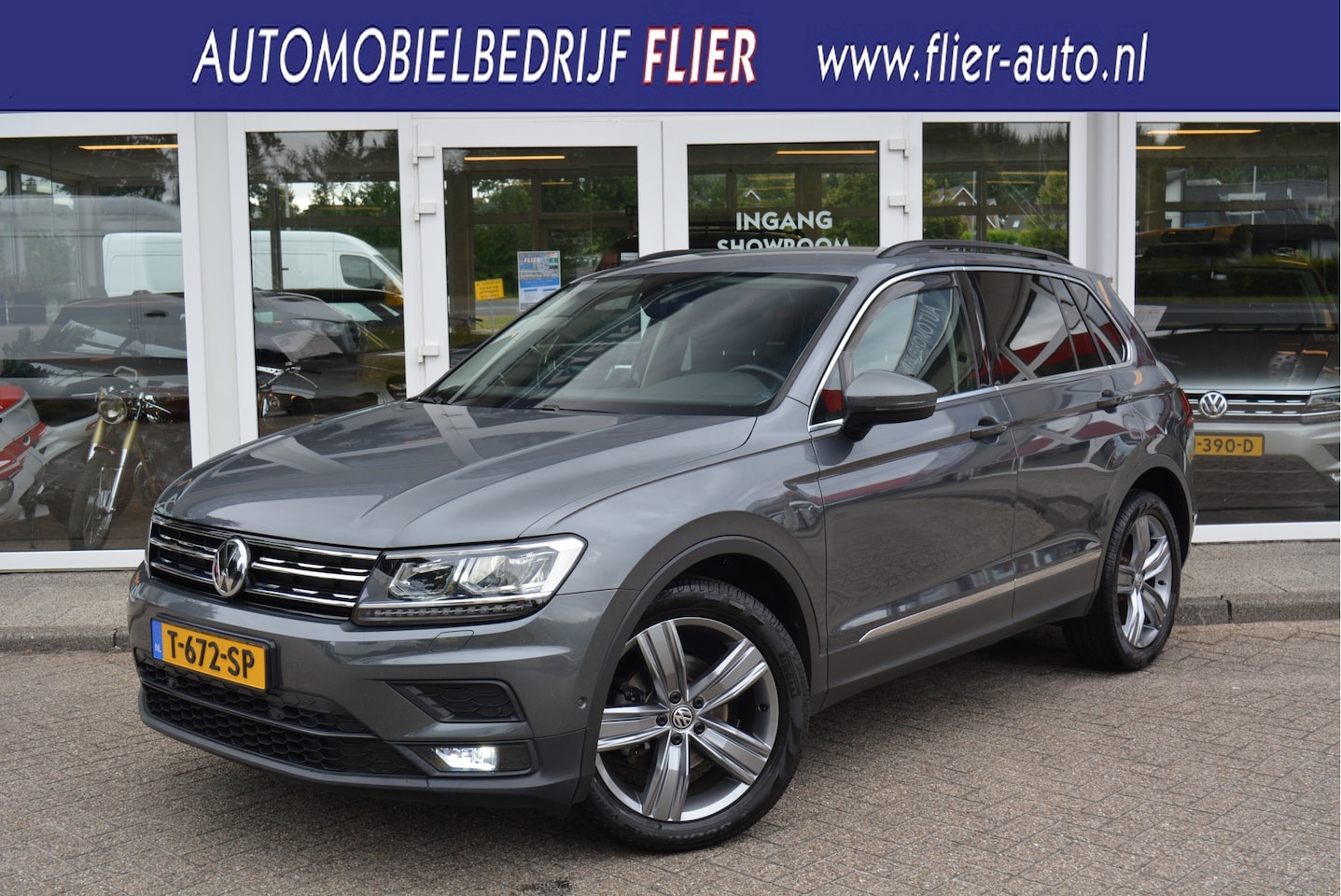 Volkswagen Tiguan - 1.5 150PK TSI ACT Highline Executive | Virtual CP | Apative | PDC | Navi | Clima | - AutoWereld.nl