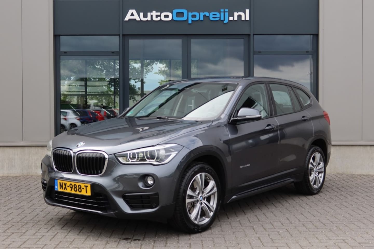 BMW X1 - 2.0i sDrive AUTOMAAT Centennial High Executive M-Sport 192pk Lederbekl, head-up, NAVI, Cam - AutoWereld.nl