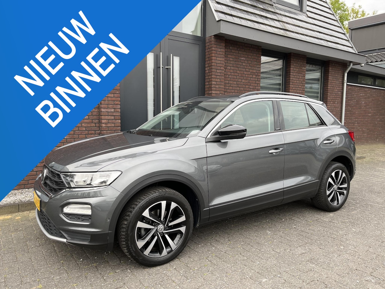 Volkswagen T-Roc - 1.5 TSI IQ DRIVE ADAPTIVE CRUISE CONTROL | NAV | CAMERA | APPLE/ANDROID CARPLAY - AutoWereld.nl