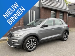 Volkswagen T-Roc - 1.5 TSI IQ DRIVE ADAPTIVE CRUISE CONTROL | NAV | CAMERA | APPLE/ANDROID CARPLAY