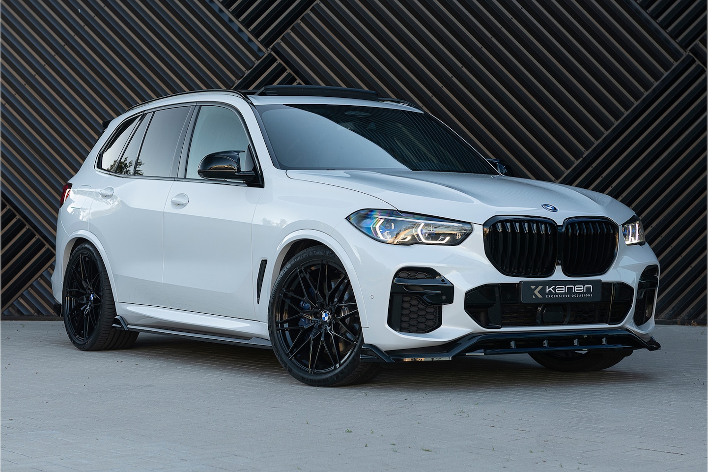 BMW X5 - xDrive45e M-Sport ACC Pano Achteras Bowers&Wil. Massage Head Up Carbon Trekhaak - AutoWereld.nl