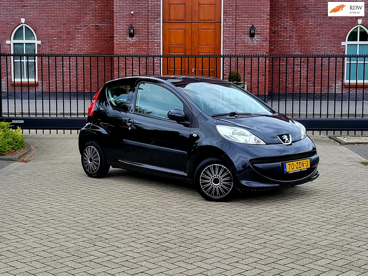 Peugeot 107 - 1.0-12V XR / Airco / Navi / Carplay / Bluetooth / Nieuwe Apk - AutoWereld.nl