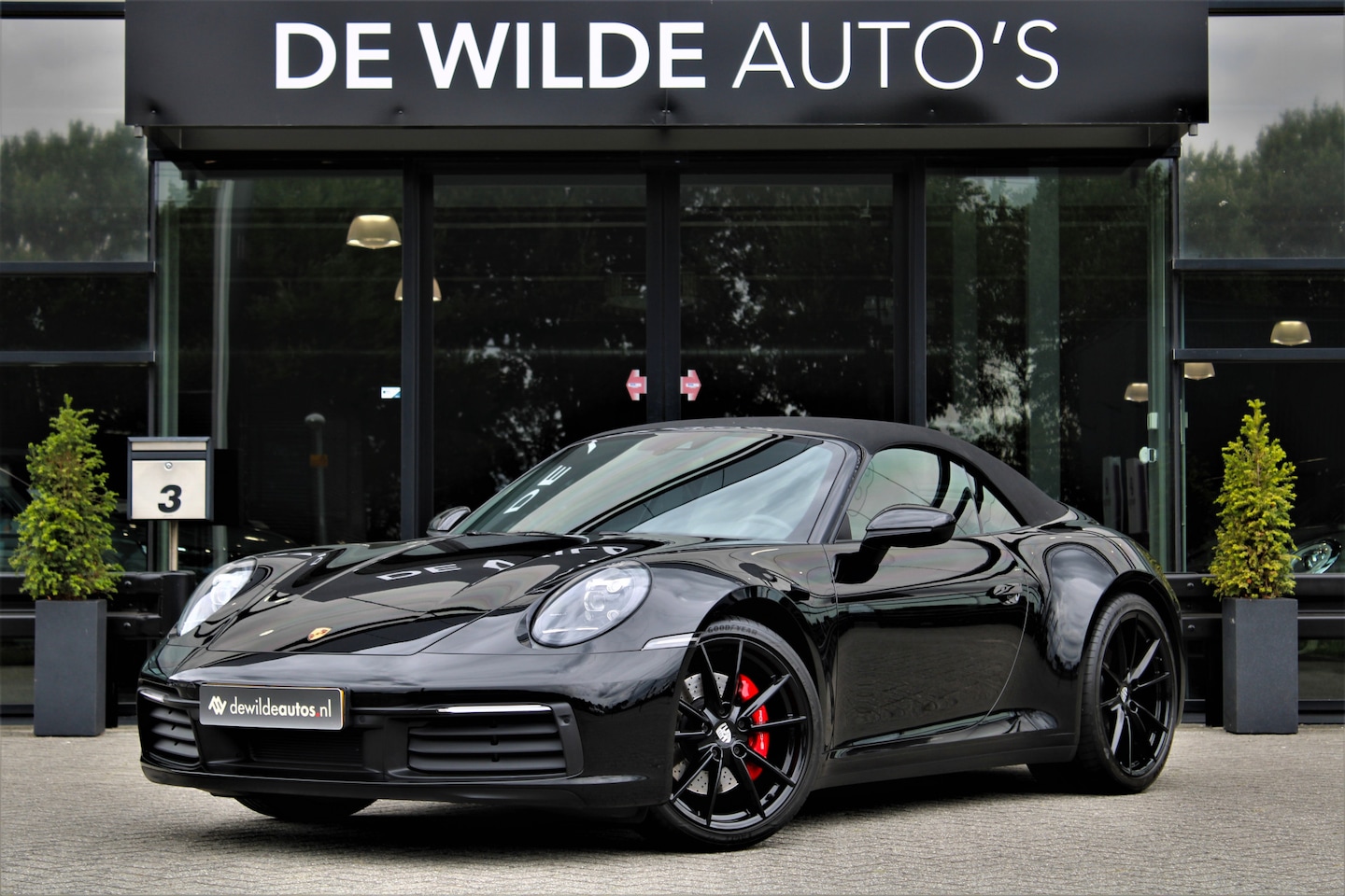 Porsche 911 Cabrio - 3.0 Carrera S 450pk Sportuitlaat Bose Camera Leer Nieuwstaat - AutoWereld.nl