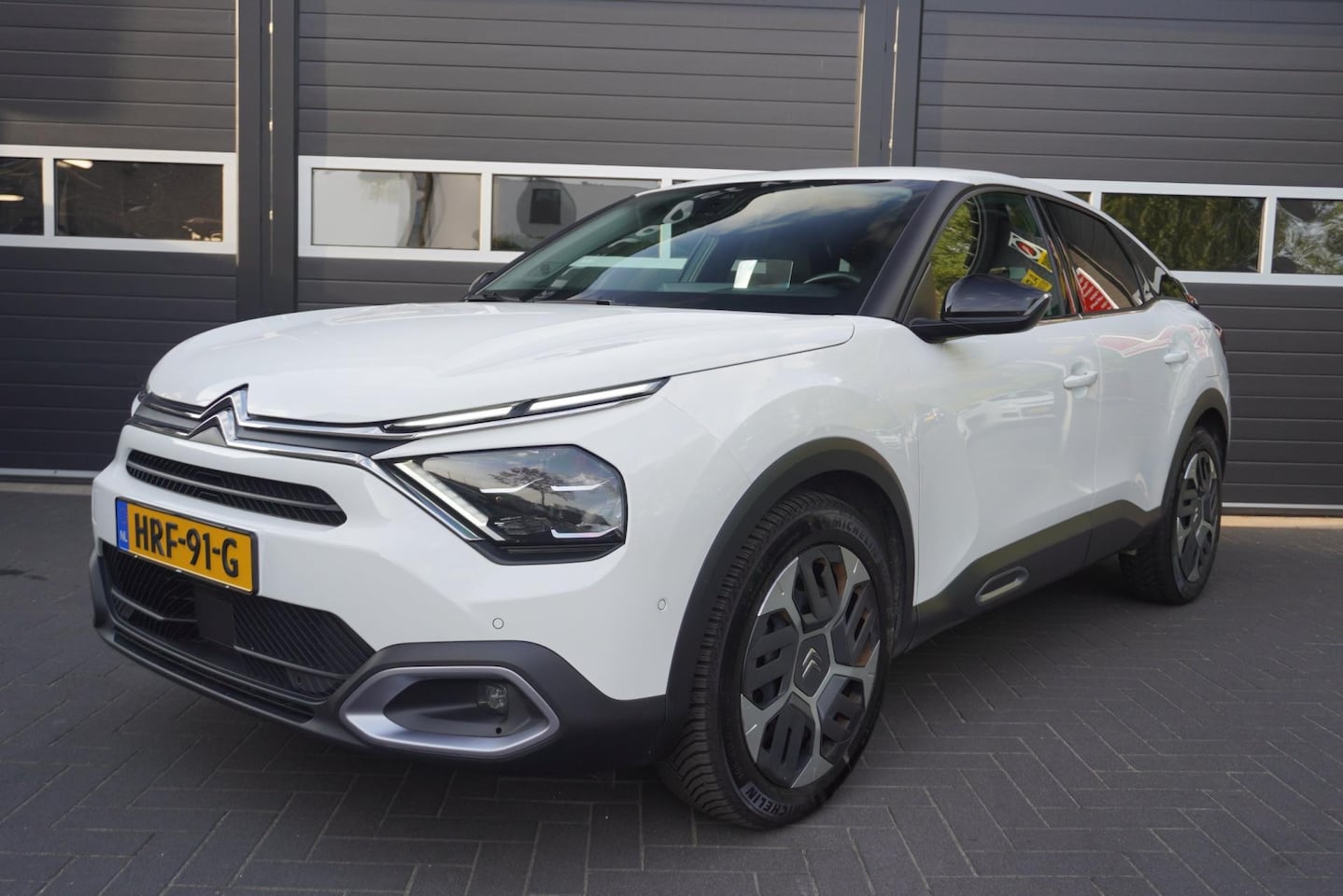 Citroën C4 - 1.2 Puretech Aut/Camera/Navi/Carplay/Park.sensoren - AutoWereld.nl