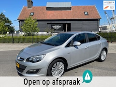 Opel Astra - 1.4 Design Edition Sedan Airc/Ecc Lm Velgen Zeer Nette Auto