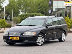 Volvo V70 - 2.4 D5 Edition II | Automaat | Leder stoelen | Stoelverwarming | Cruise Control | Trekhaak