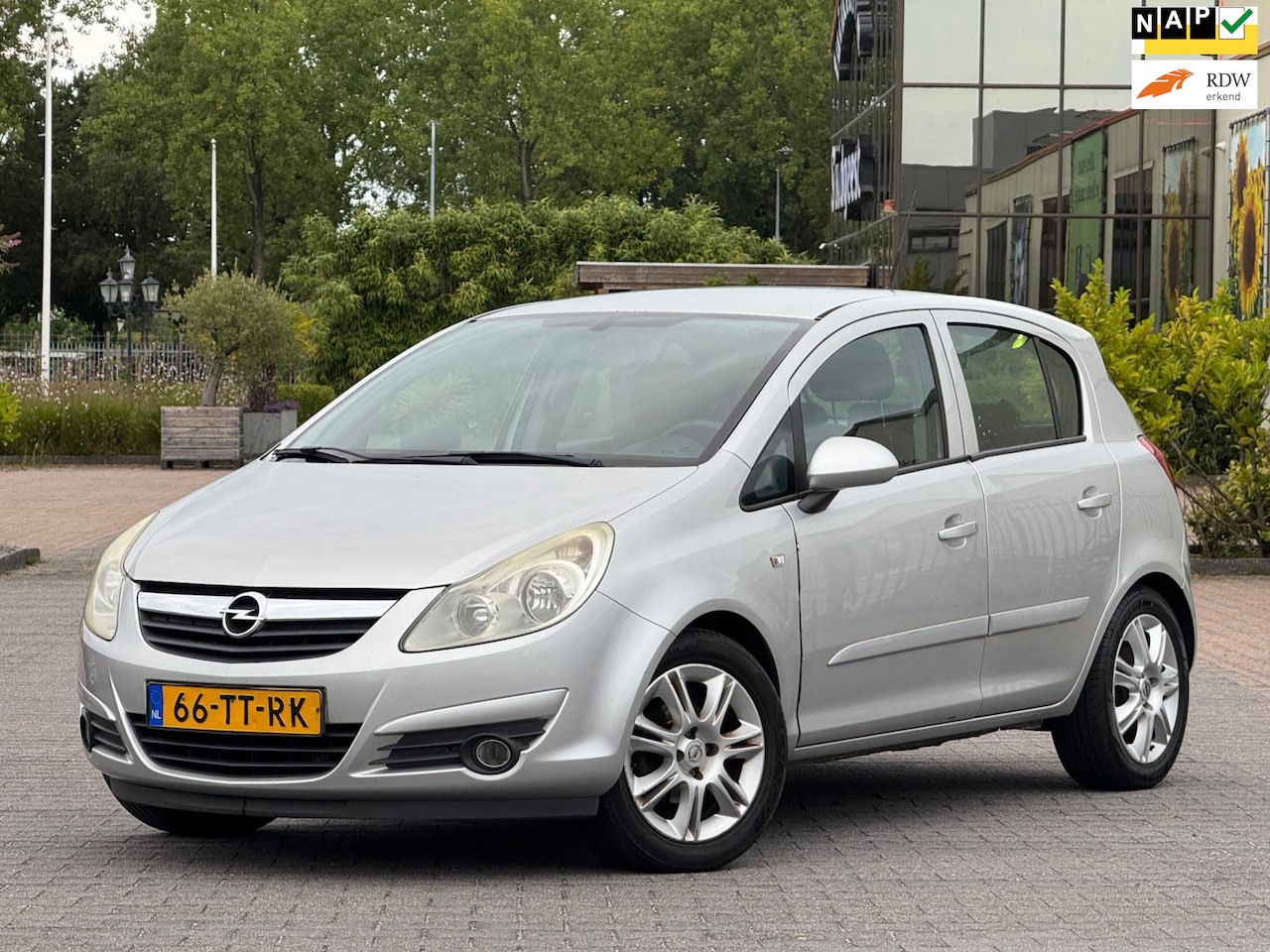 Opel Corsa - 1.2-16V Enjoy 1.2-16V Enjoy - AutoWereld.nl