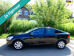 Volvo S60 - 1.6 T4 Kinetic 180pk Automaat Clima Navi 2e eig. Historie Volledig