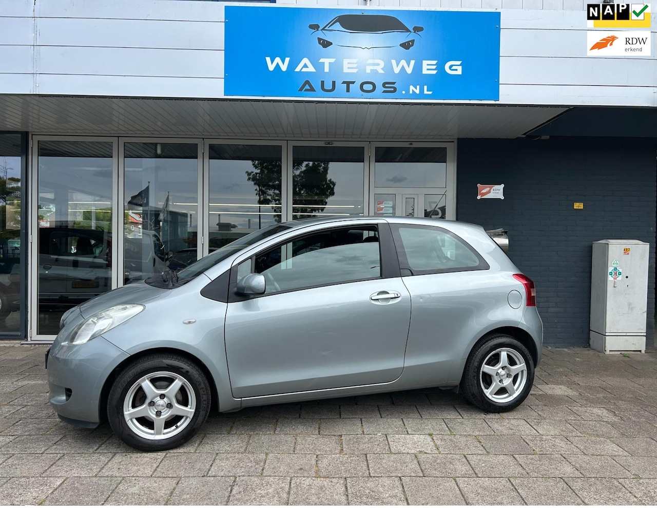 Toyota Yaris - 1.3 VVTi Sol Airco/elektrische ramen/Lm velgen - AutoWereld.nl