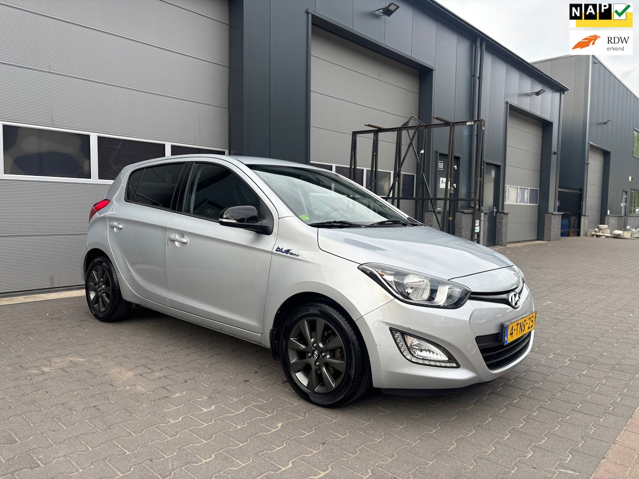Hyundai i20 - 1.2i Go! 5DRS|2015|Airco|Cruisecontrole|APK tot 04-2026 - AutoWereld.nl