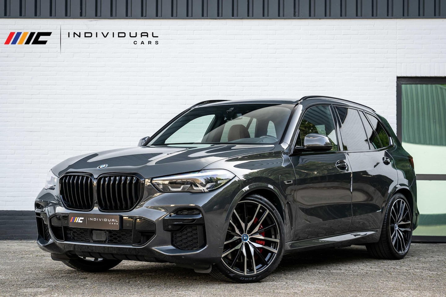 BMW X5 - xDrive45e 394pk M-Sport 4-Wielsturing H/K Trekhaak - AutoWereld.nl