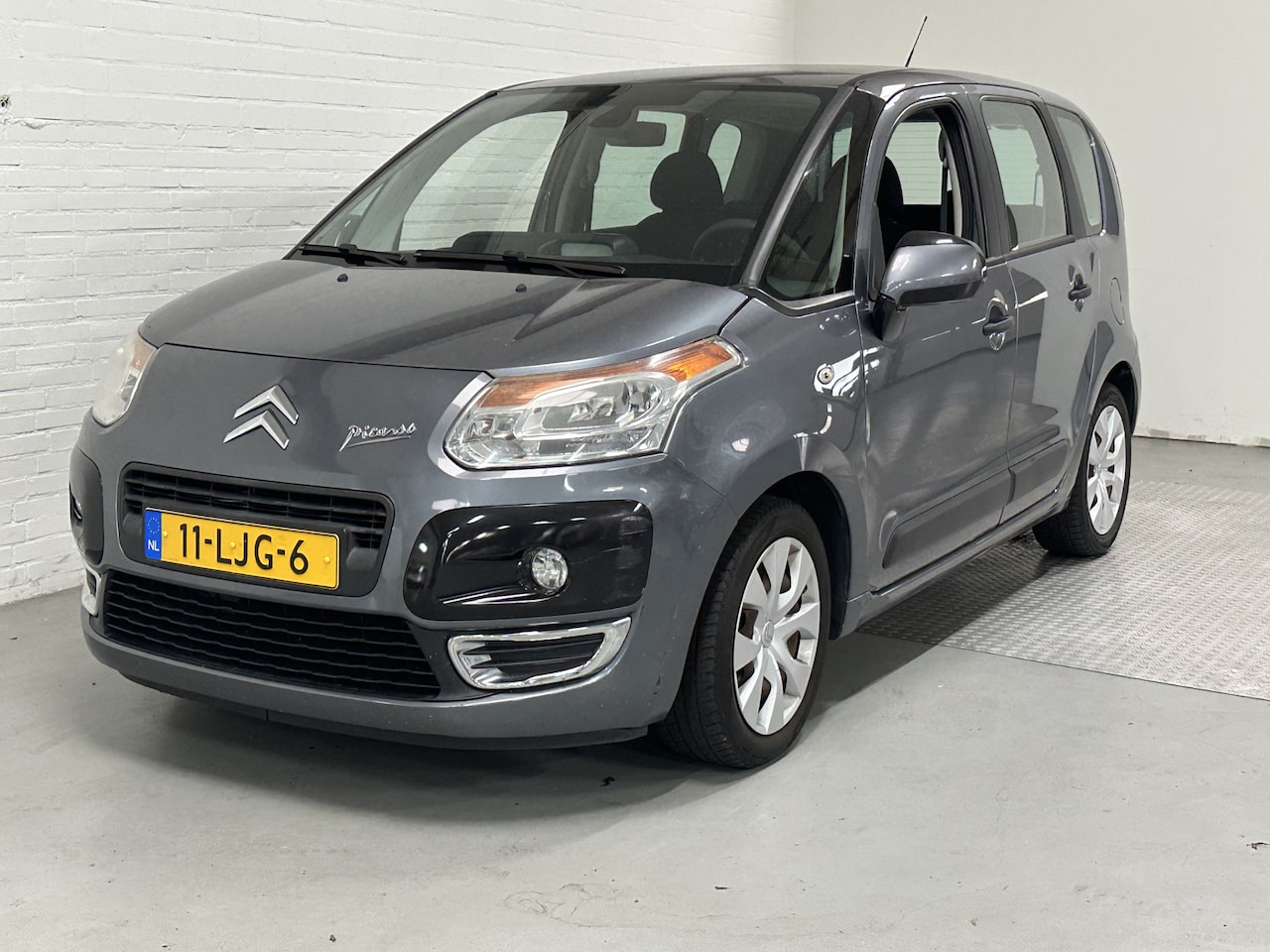 Citroën C3 Picasso - 1.6 VTi Aura CLIMA / CRUISE / NAVI /TREKHAAK - AutoWereld.nl