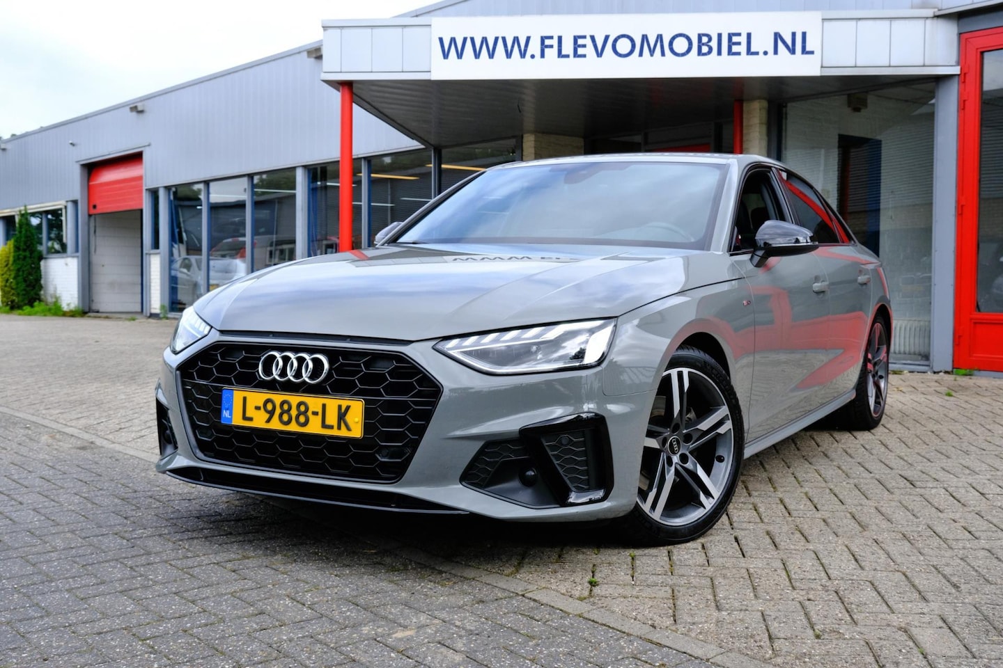 Audi A4 Limousine - 35 TFSI S edition Competition Aut. Nardo Grey| S-Line|1e Eig|Half Leder|LED|Navi - AutoWereld.nl