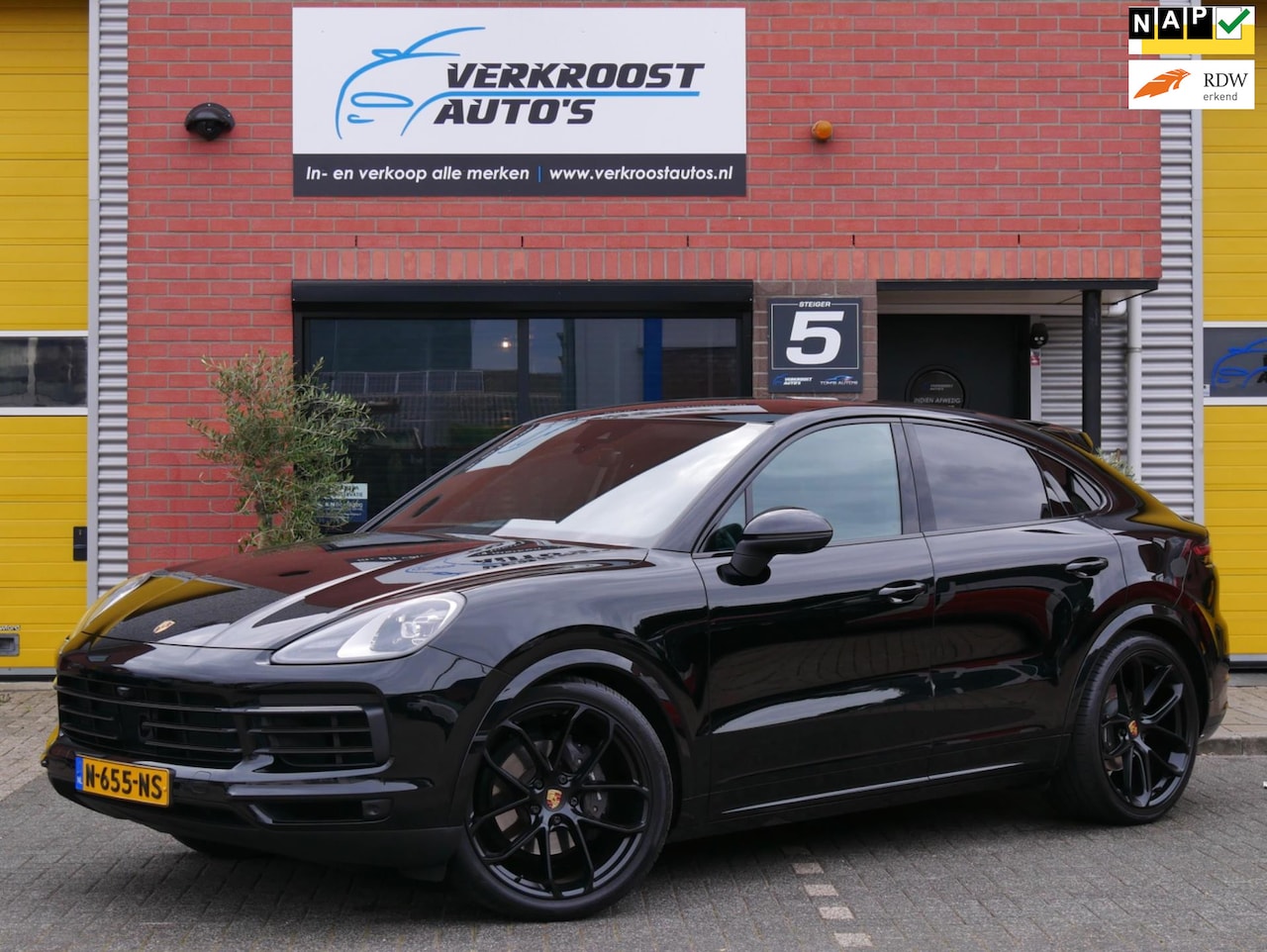Porsche Cayenne Coupé - 3.0 pano. sportchrono. sport uitl.lucht vering 360cam. bose.dealer onderhouden - AutoWereld.nl
