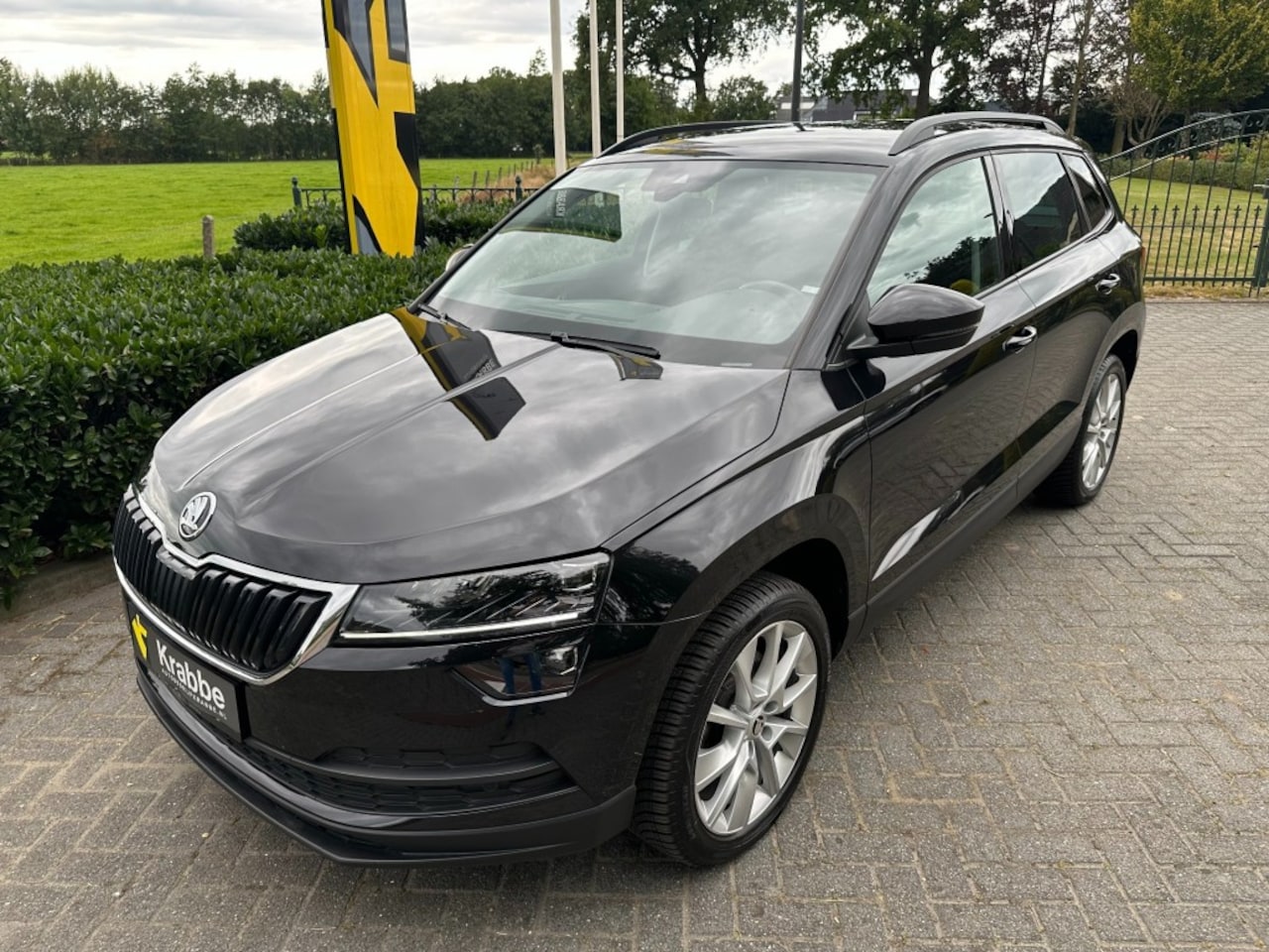 Skoda Karoq - 1.0 TSI DSG7 Style Business Keyless / Carplay /Trekhaak - AutoWereld.nl