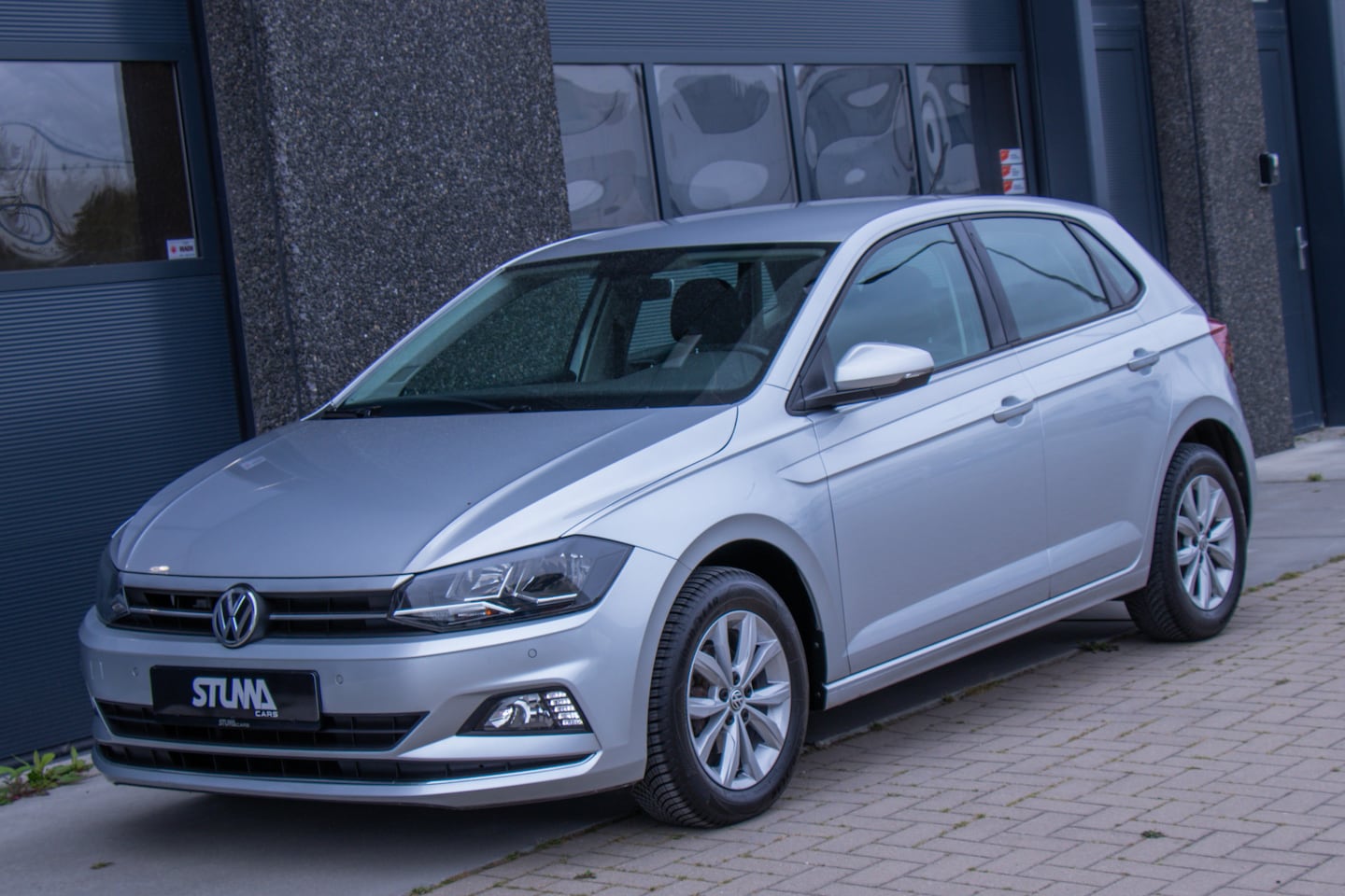 Volkswagen Polo - 1.0 TSI Highline | Navi | Climate | Stuurbediening | Stoelverwarming | Sfeer | Carplay Voo - AutoWereld.nl