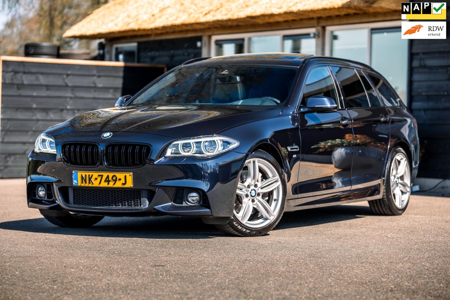 BMW 5-serie Touring - 535xd LCI M-Sport Luxury Edion I Hud I Pano I Leder I Trekhaak I - AutoWereld.nl
