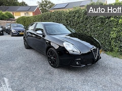 Alfa Romeo Giulietta - 1.6 JTDm Limited Edition | Navi | Autom. Airco | Cruise Control | 17" LMV | PDC | Trekhaak