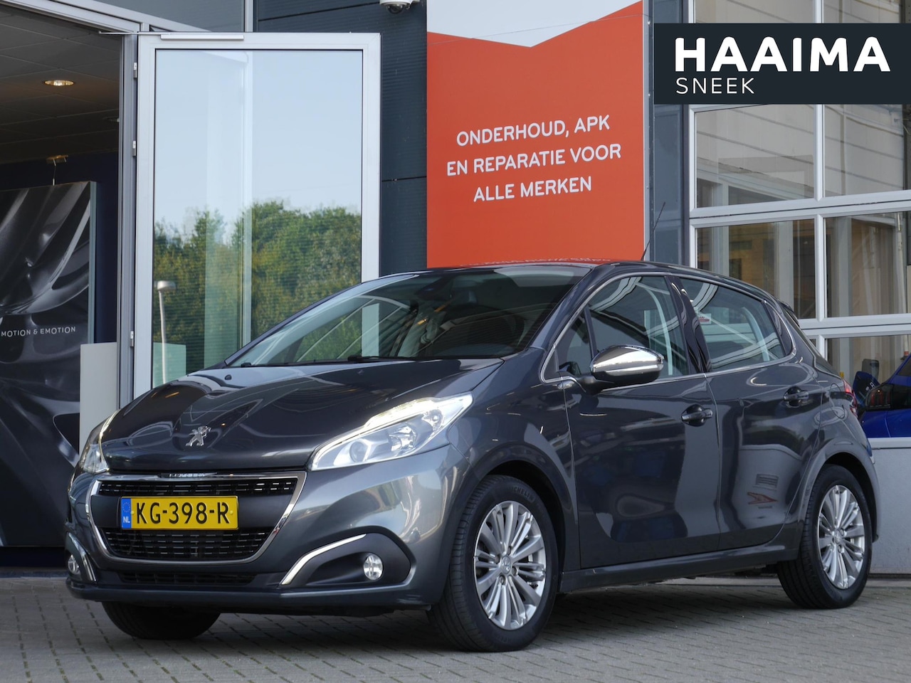 Peugeot 208 - 1.2 PureTech Allure | Cruise control | Navigatie | Lichtmetalen velgen | Climate control | - AutoWereld.nl