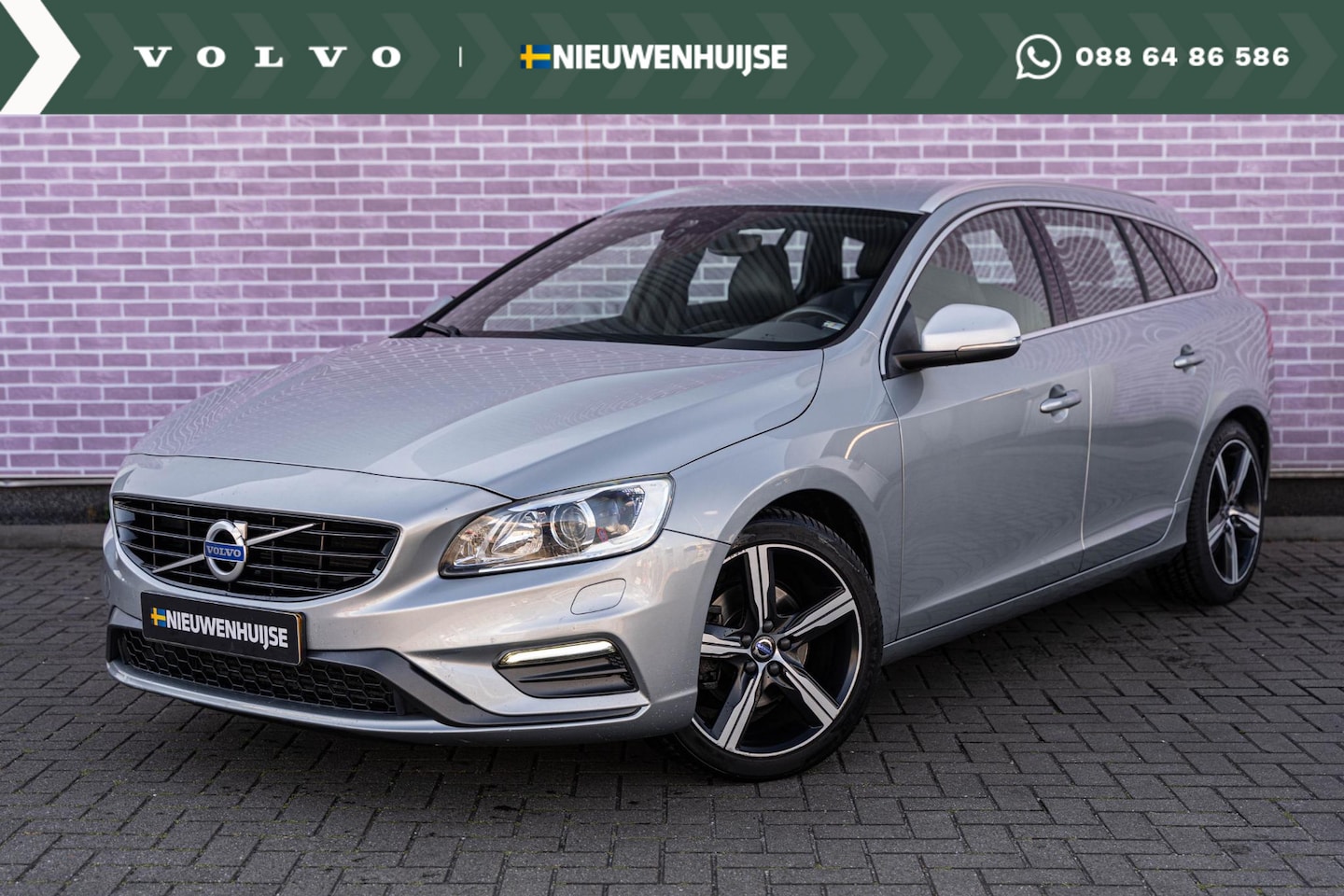 Volvo V60 - 1.5 T3 R-Design | Navi | Stoelverwarming | Bi-Xenon | Park Assist | Cruise Control | Sport - AutoWereld.nl
