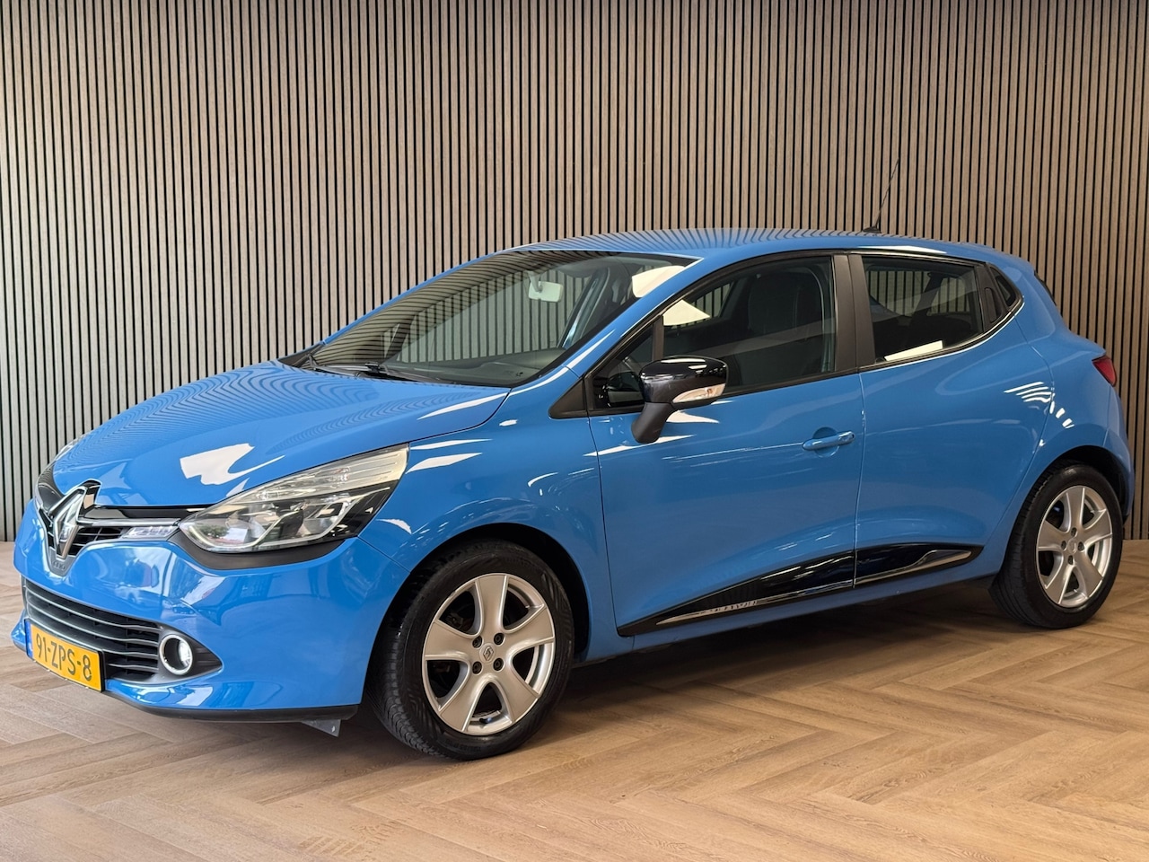 Renault Clio - 0.9 TCe Expression NAVIGATIE AIRCO CRUISE - AutoWereld.nl