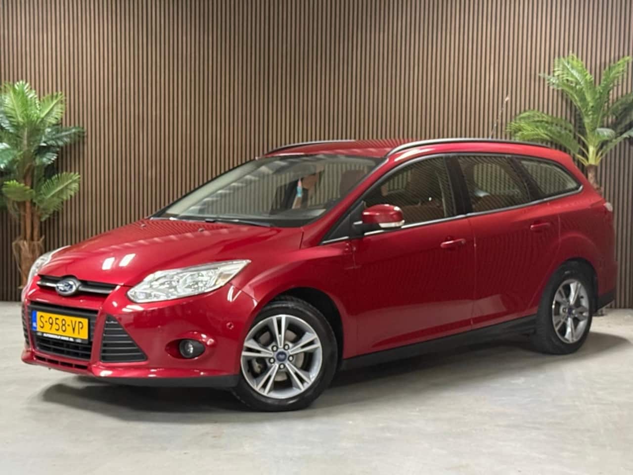 Ford Focus Wagon - 1.0 EcoB. Titanium D.Riem vervang. - AutoWereld.nl