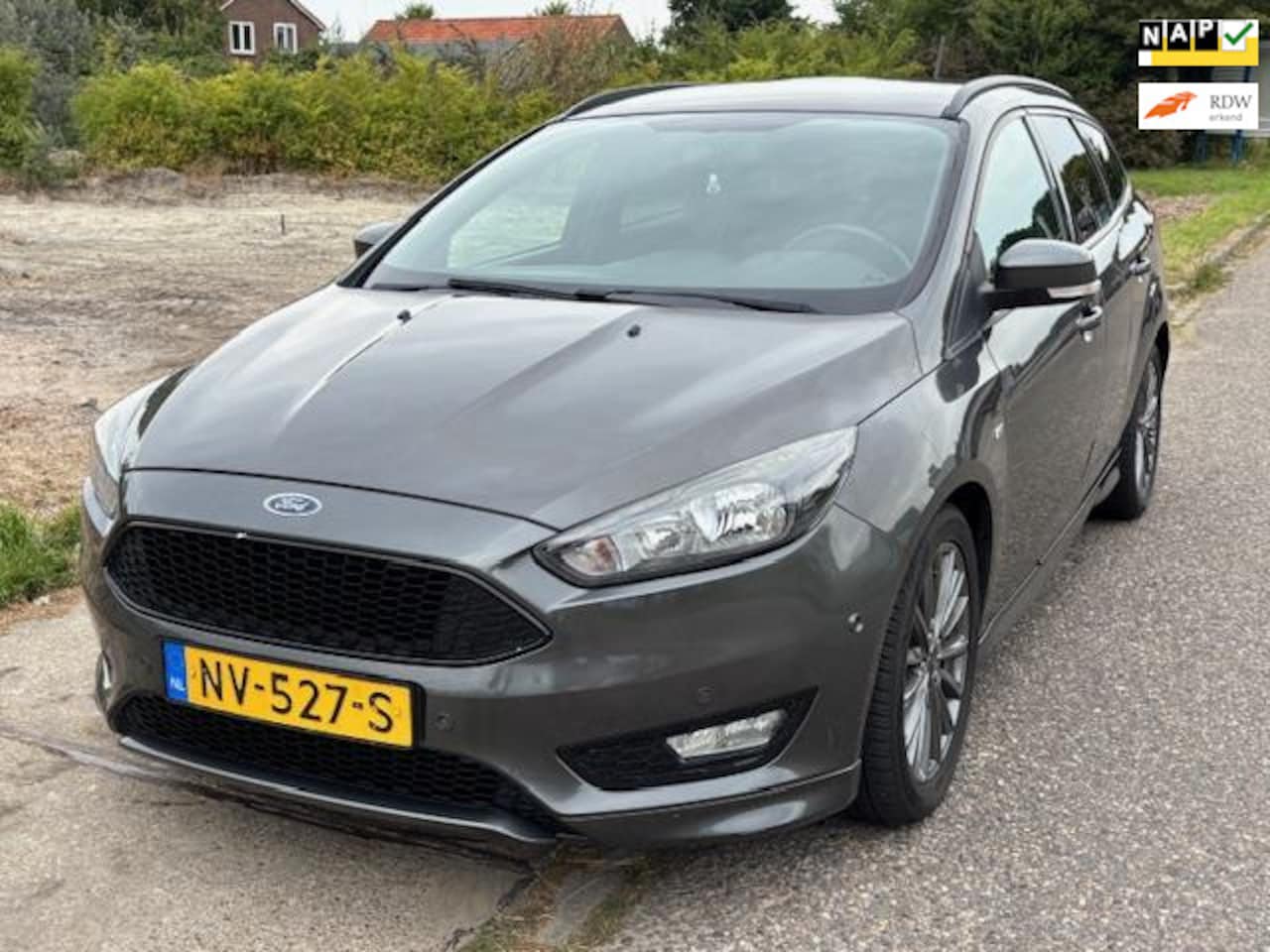 Ford Focus Wagon - 1.0 ST-Line ECC Audio-CD/Navigatie LED LMV 17" Sportonderstel Sportstoelen PDC ESP Dealero - AutoWereld.nl