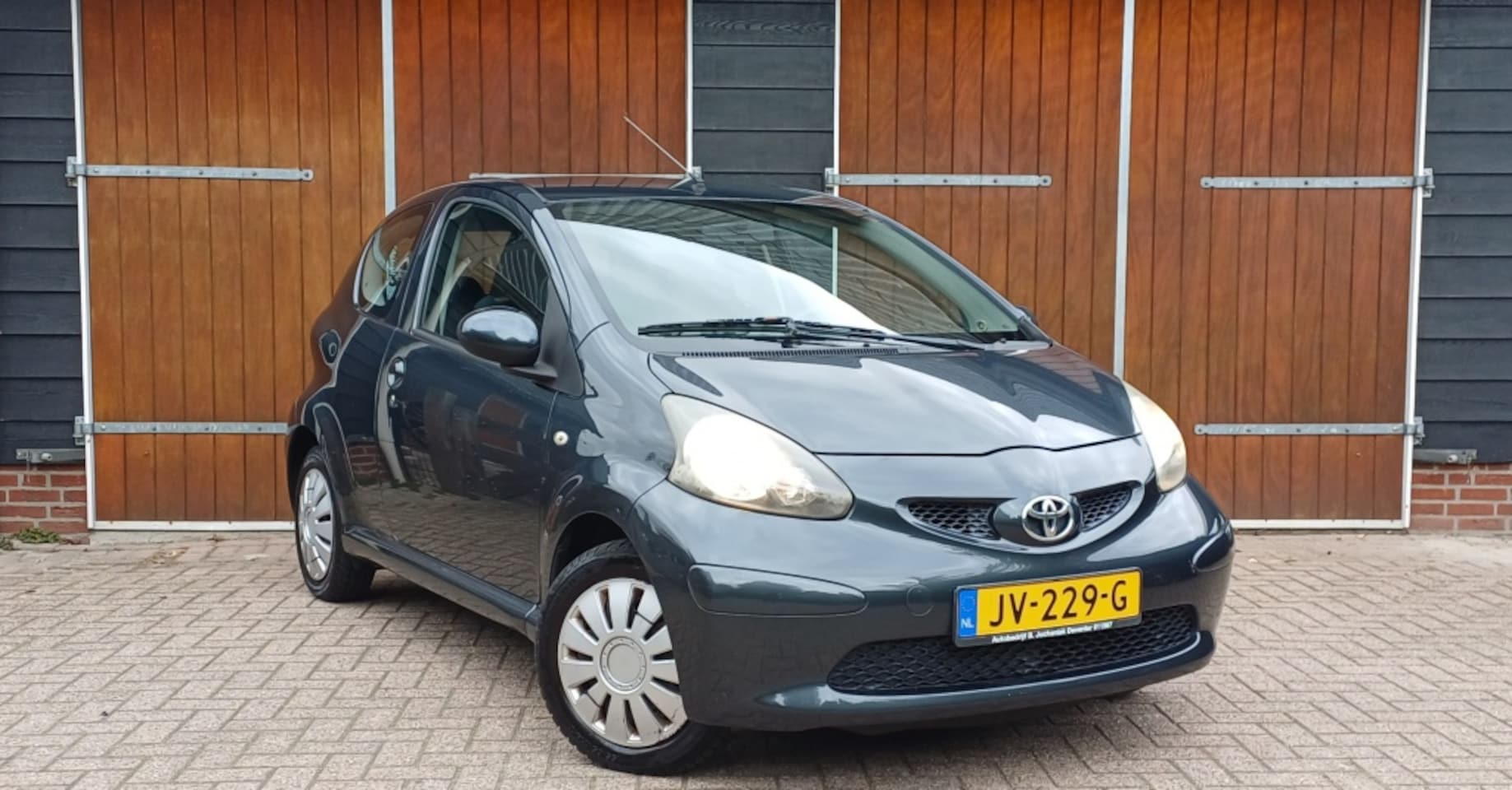 Toyota Aygo - 1.0-12V, Nieuwe APK, All seasonbanden, Onderhoudshistorie - AutoWereld.nl