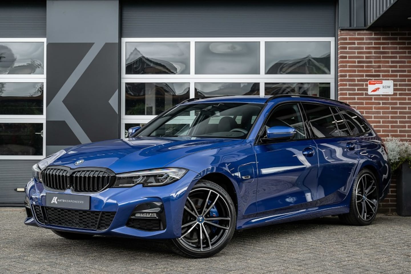 BMW 3-serie Touring - 330e xDrive | M Sport | 360° | HUD | Laser | Keyless | Cruise | 19' inch | - AutoWereld.nl
