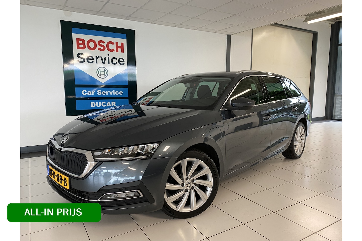 Skoda Octavia Combi - 1.4 TSI iV PHEV Business Edition Comfort /massage  stoelen /Sfeerverlichting - AutoWereld.nl