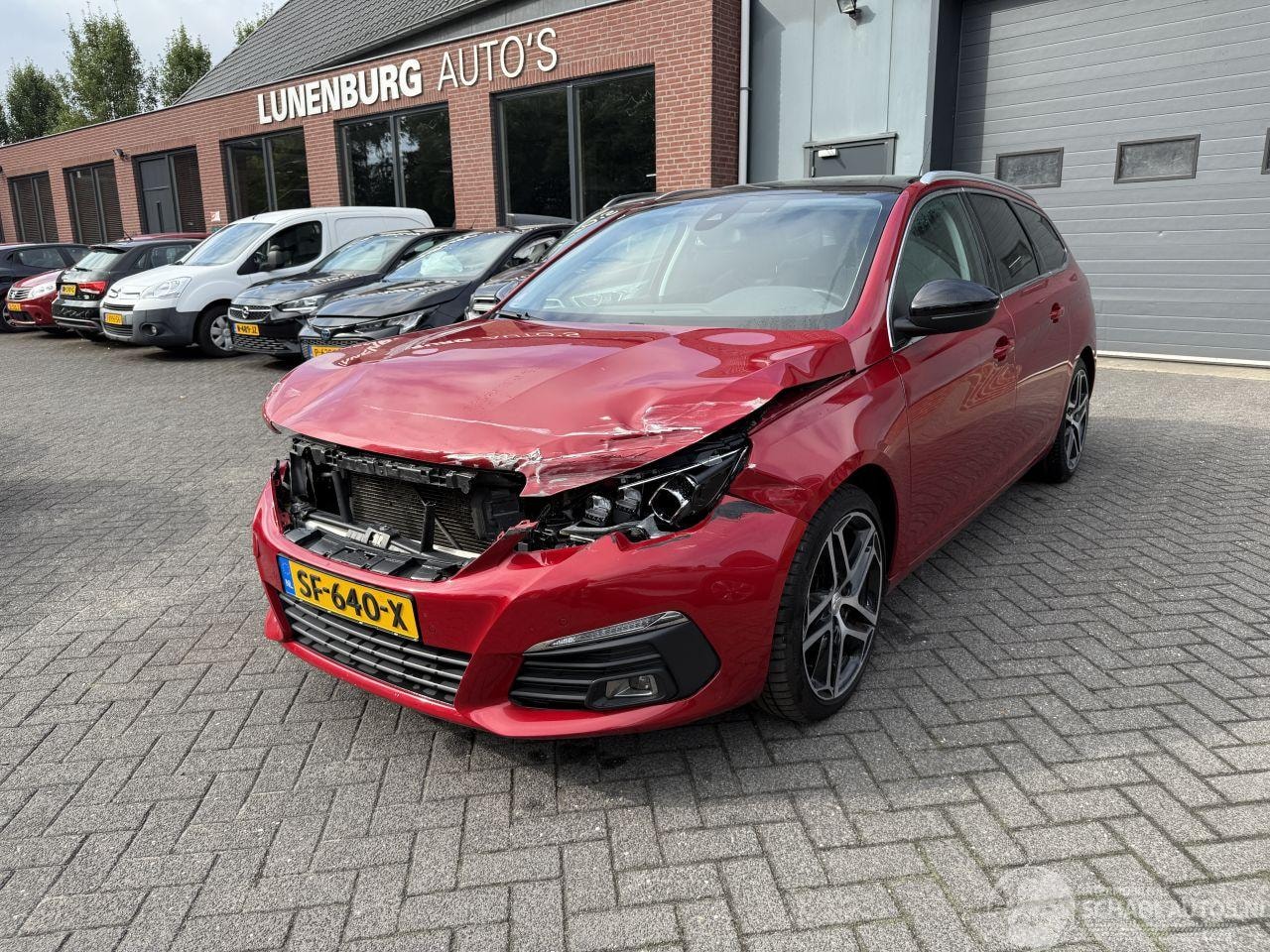 Peugeot 308 - 1.2 PureTech AUTOMAAT PANO LEER Blue Lease Premium - AutoWereld.nl