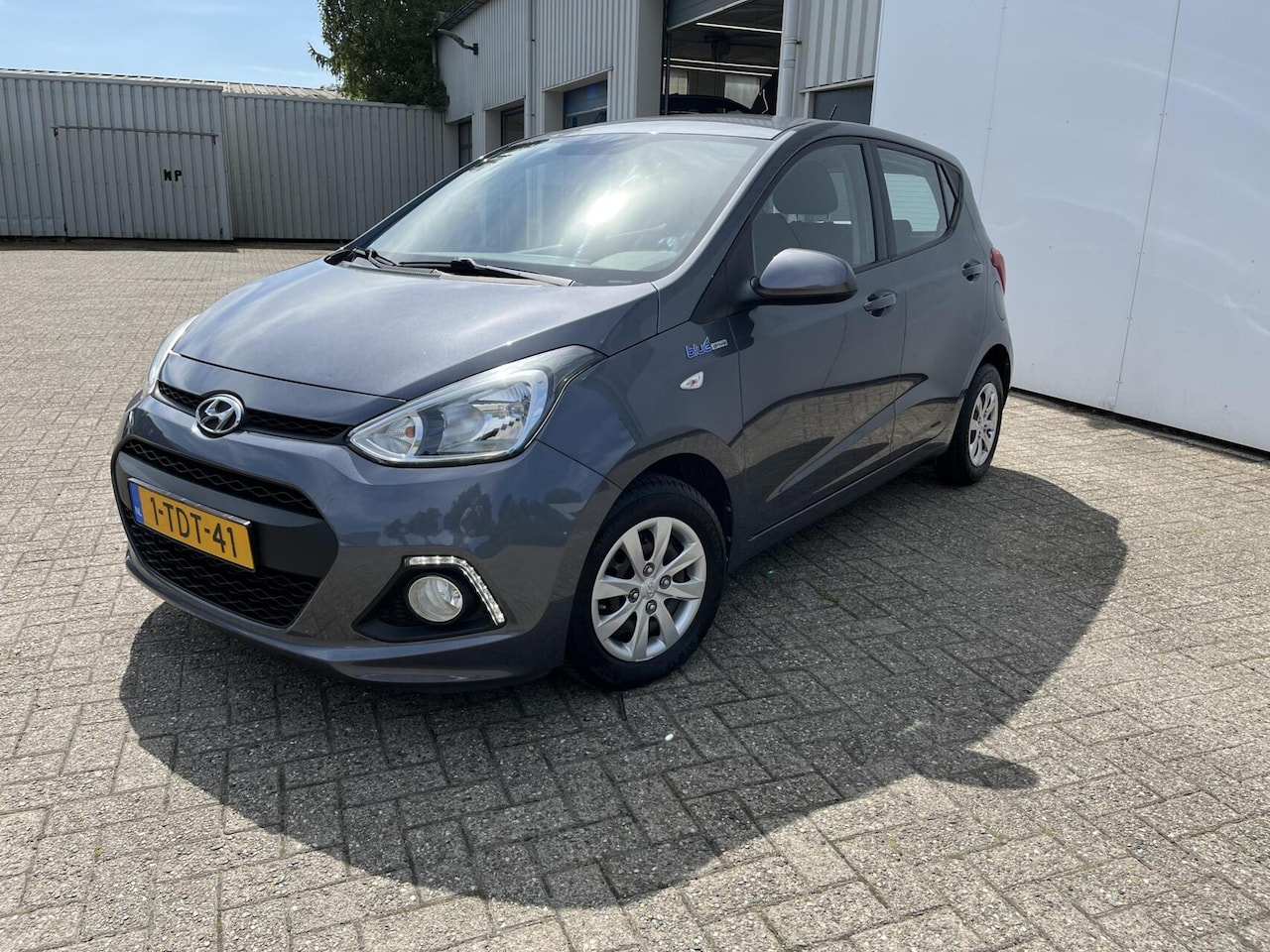 Hyundai i10 - 1.0i i-Motion|el.spiegelverst.|ECC|BlueTooth tel. - AutoWereld.nl