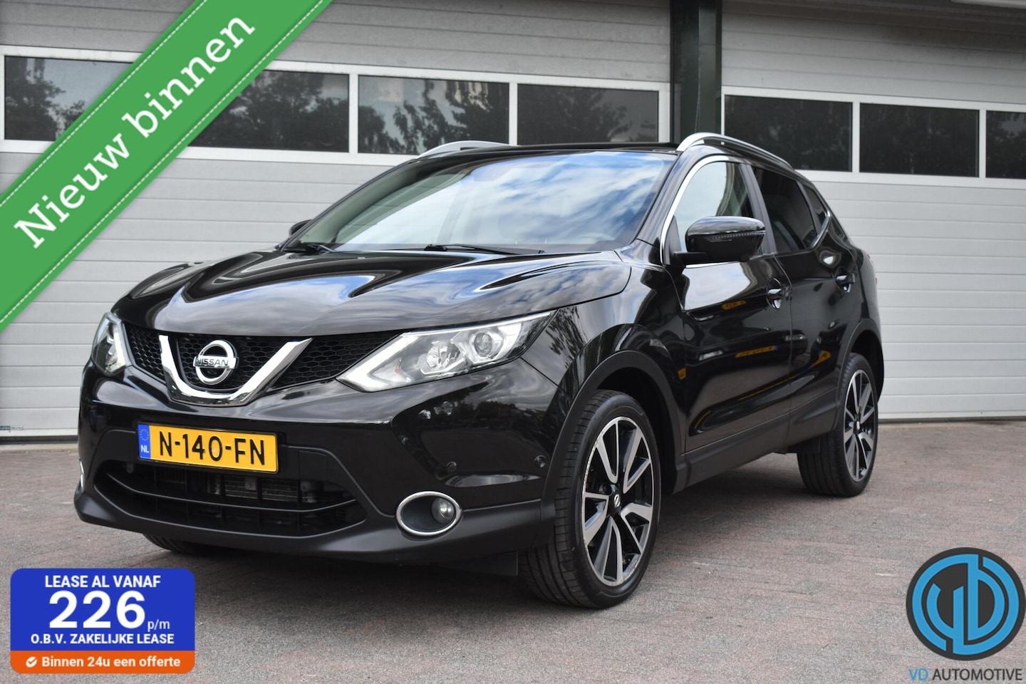 Nissan Qashqai - 1.2 Tekna | Trekhaak | Pano | Leer | Airco - AutoWereld.nl