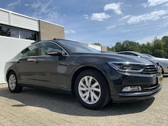Volkswagen Passat - 1.4 TSI Highline Automaat Panodak Carplay LED Keyless Head-up Display Elektrische pakket