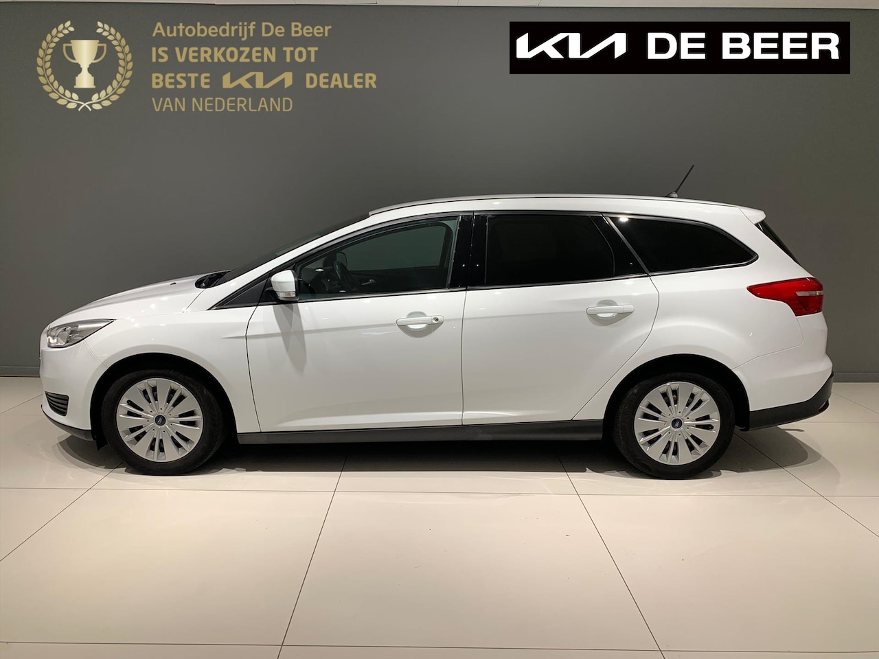 Ford Focus Wagon - 1.0 EcoBoost 125pk Lease Edition Trekhaak - AutoWereld.nl