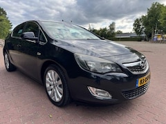 Opel Astra - 1.7CDTi S/S COSMO/HLEER/NAVI/NIEUWE APK