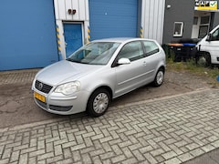 Volkswagen Polo - 1.4-16V Optive Airco Automaat Grote Radio Inruil Mogelijk