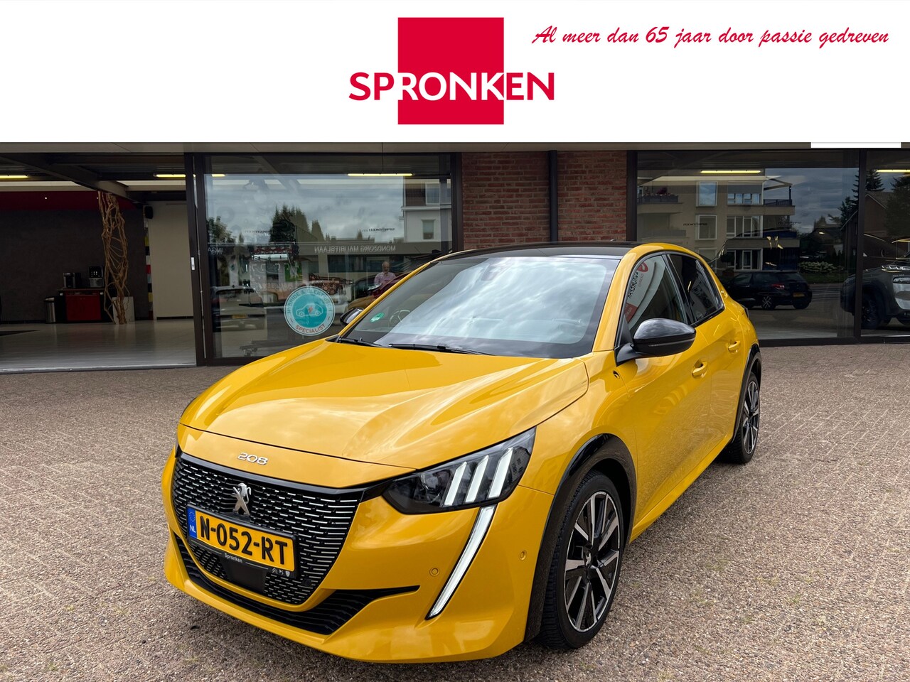 Peugeot 208 - 1.2 PureTech GT PackNavi-Camera-Keyless-Stoelverwarming - AutoWereld.nl