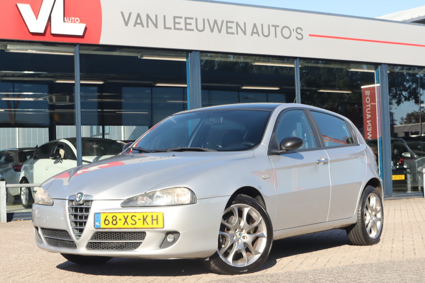 Alfa Romeo 147 - 1.6 T.Spark Collezione II | Nieuw Binnen! | Clima | Trekhaak | Cruise - AutoWereld.nl