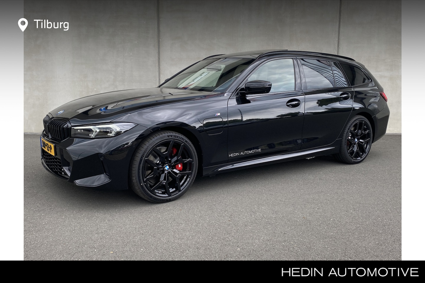 BMW 3-serie Touring - 330e | Glazen Panoramadak | HIFI System | Comfort Access | Verwarmbare Voorstoelen - AutoWereld.nl