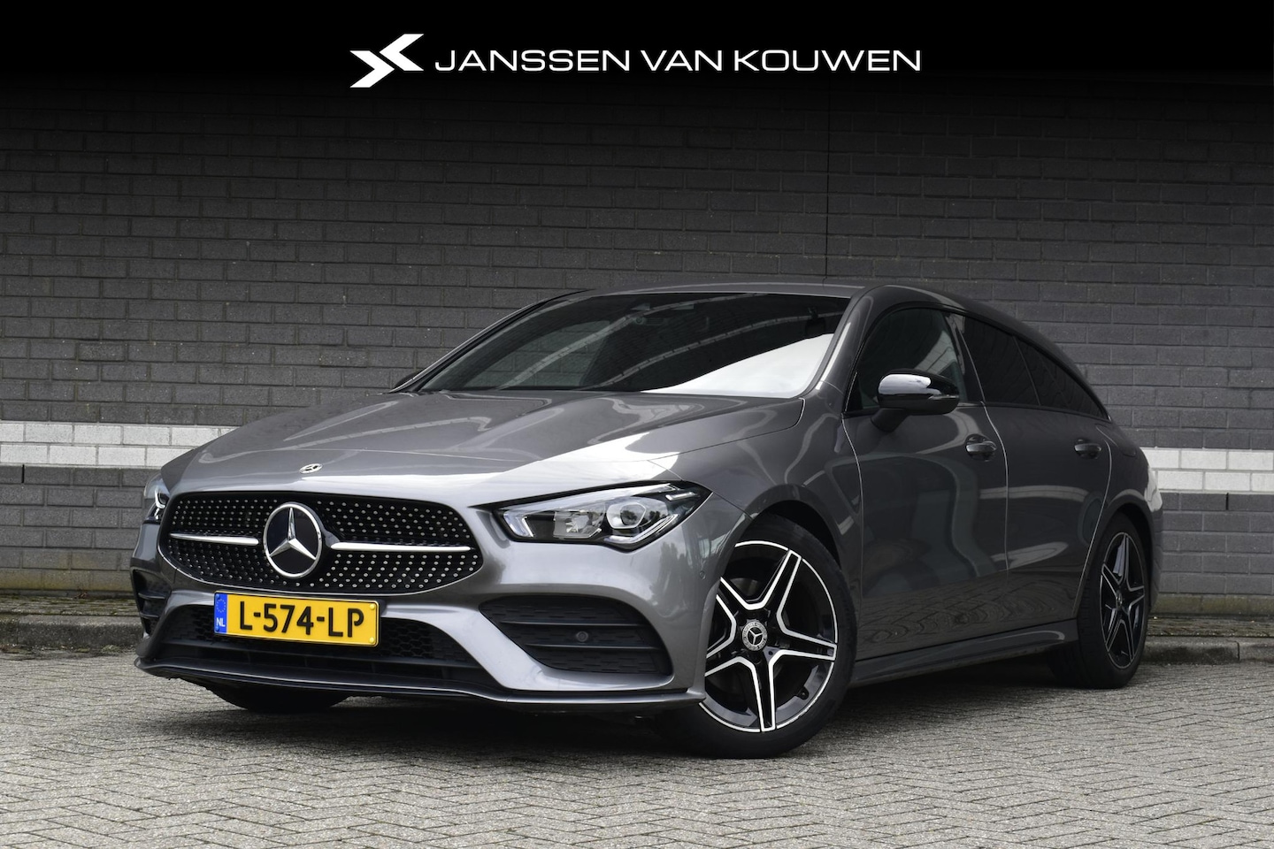 Mercedes-Benz CLA-klasse Shooting Brake - 180 Business Solution AMG / Stoelverwarming / Sfeerverlichting / Widescreen - AutoWereld.nl
