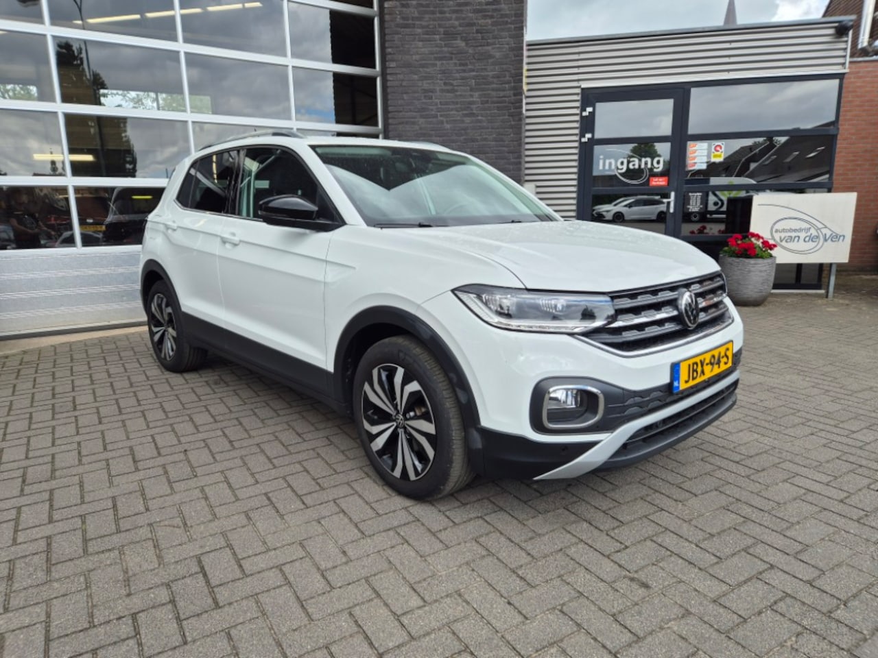 Volkswagen T-Cross - 1.5 TSI 150PK DSG, Style Business, afneembare trekhaak, LED, App connect, Navigatie, adapt - AutoWereld.nl