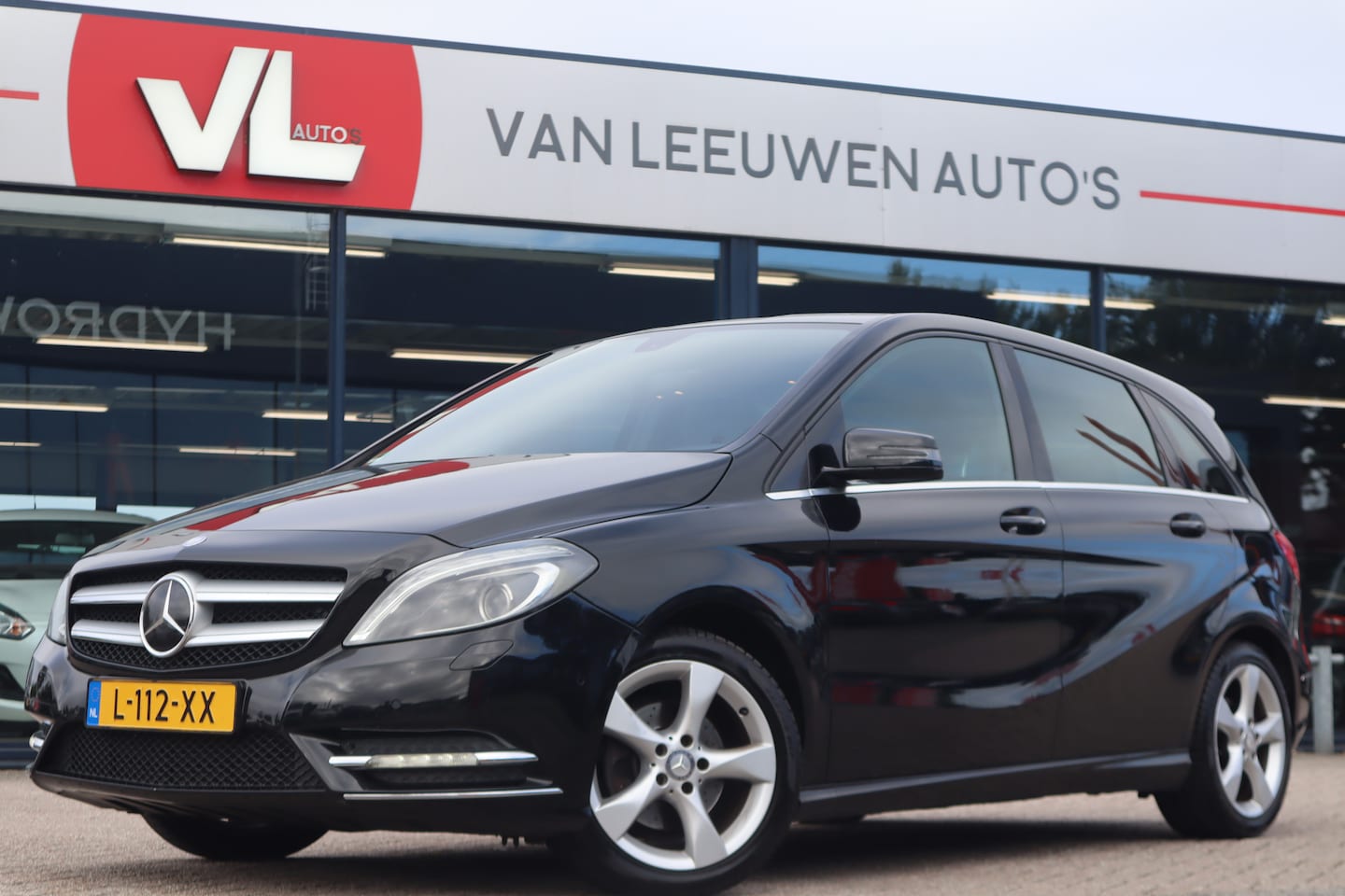 Mercedes-Benz B-klasse - 200 | Nieuw Binnen! | Camera | Stoelverwarming | Trekhaak - AutoWereld.nl