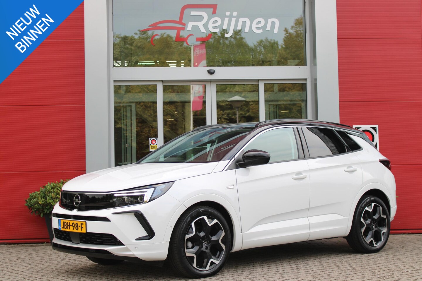 Opel Grandland - 1.2 Turbo 130PK AUTOMAAT ULTIMATE | STOEL/STUUR/VOORRUIT VERWARMING | ACHTRERUITRIJ CAMERA - AutoWereld.nl