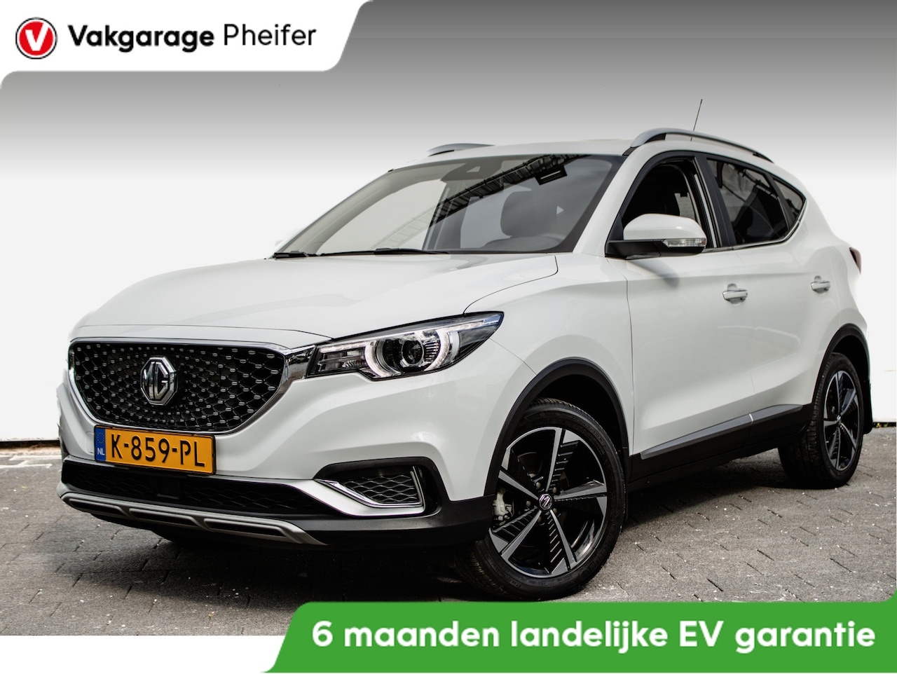 MG ZS - Luxury 45 kWh Panoramadak/ Leer/ Stoelverwarming/ Adapt. cruise/ Camera/ Carplay - AutoWereld.nl