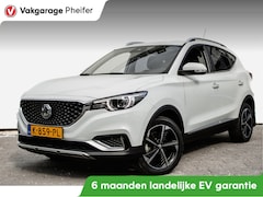 MG ZS - EV Luxury 45 kWh Panoramadak/ Leer/ Stoelverwarming/ Adapt. cruise/ Camera/ Carplay