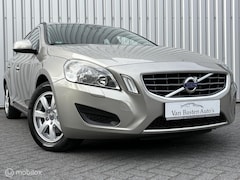 Volvo V60 - 1.6 T3 Momentum | 150pk | Dealer onderhouden | 11 | PDC | Clima | Bluetooth | Volledige hi