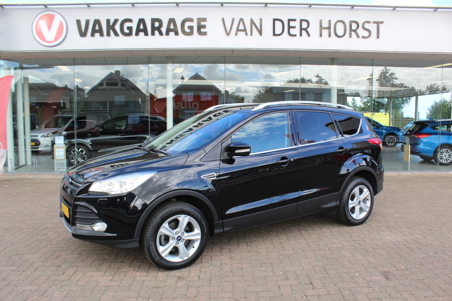 Ford Kuga - 1.5 Trend 1.5 Trend , 120pk , 1800kg Trekgewicht , Hoge zit Climate control , Navigatie , Cruise con - AutoWereld.nl