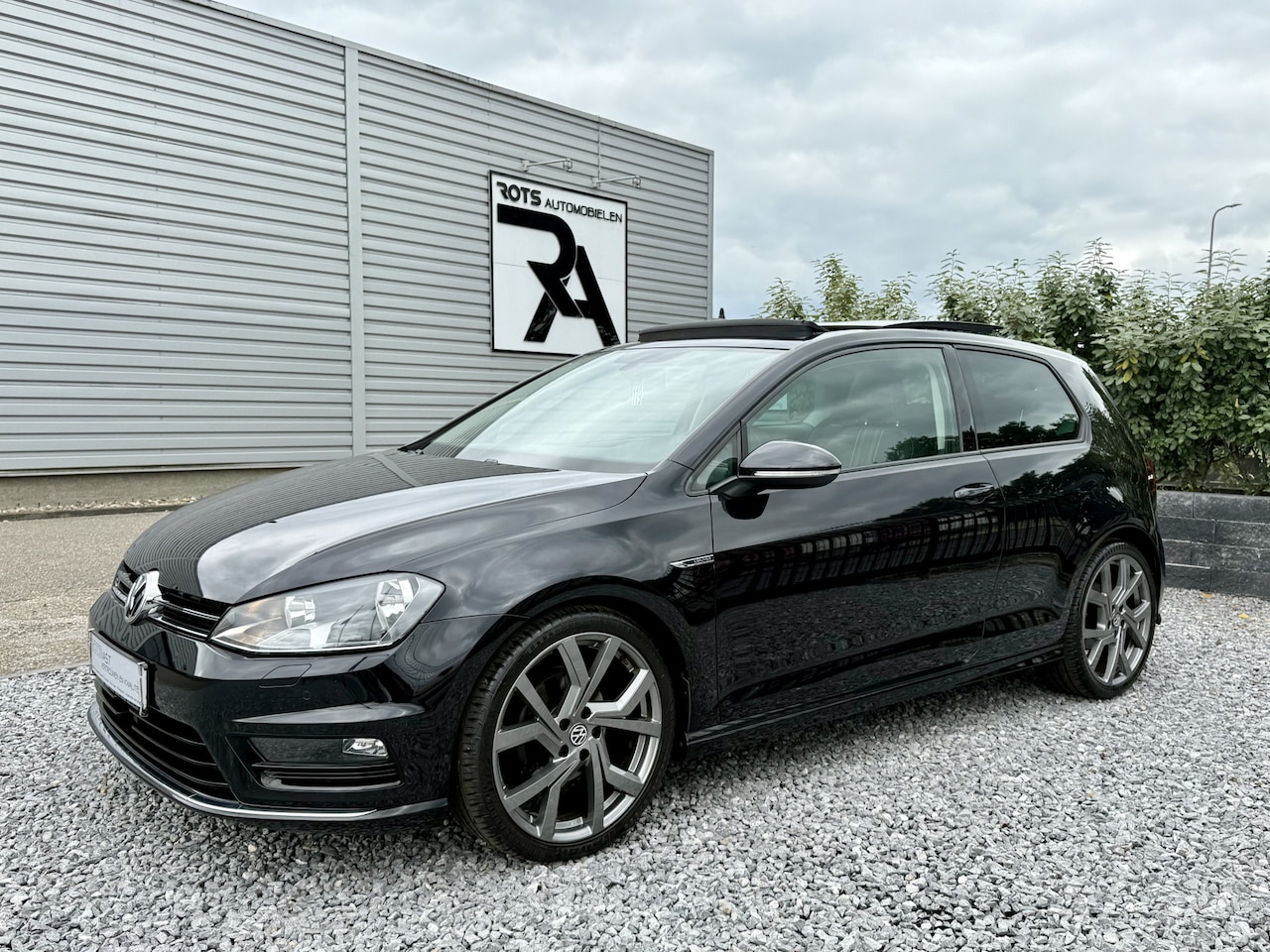 Volkswagen Golf - 1.4 TSI R-Line Panodak|Navi|Carplay|Cruis|LED Zwart - AutoWereld.nl