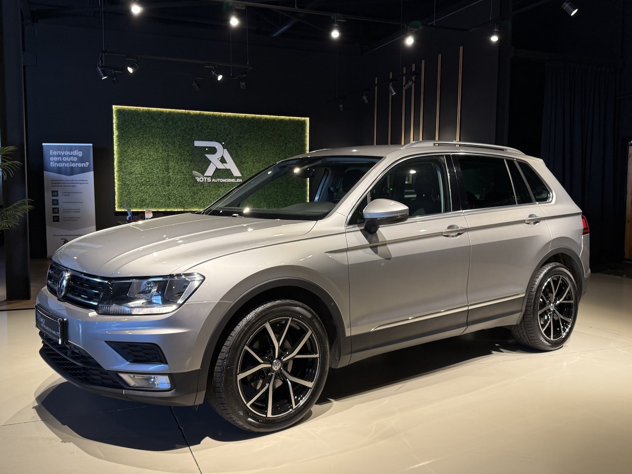 Volkswagen Tiguan - 1.4 TSI ACT Comfort Media|Clima|Cruis|PDC Grijs - AutoWereld.nl